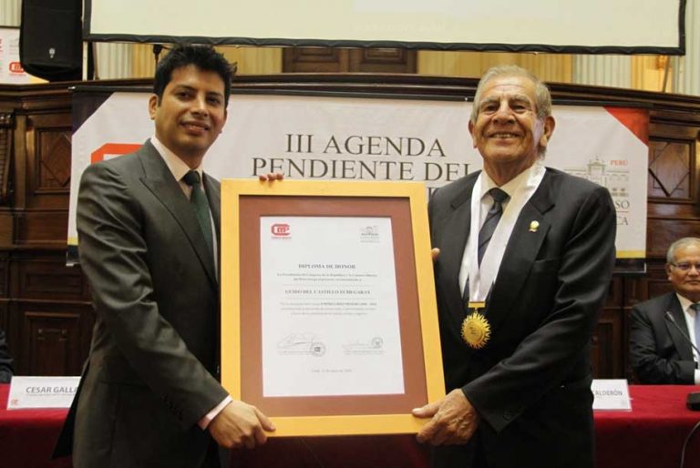 Ingeniero Guido del Castillo distinguido por el Congreso y nuestra institución