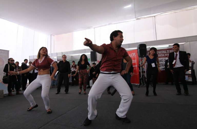 Feria del Congreso Minero GEOMET 2016 presentó danzas típicas del Perú